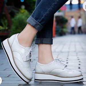 Women's Platform Lace-Up Wingtips Square Toe Oxfords Leather Shoe size 8 white